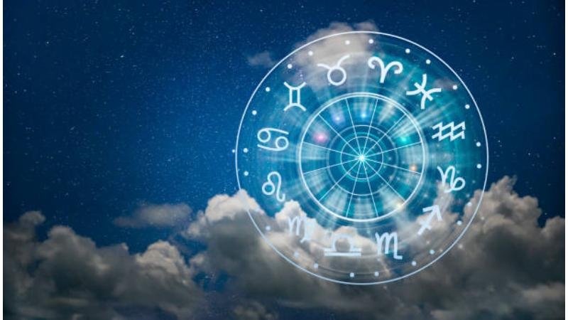 Daily Horoscopes: A Simple Guide to Daily Zodiac Insights